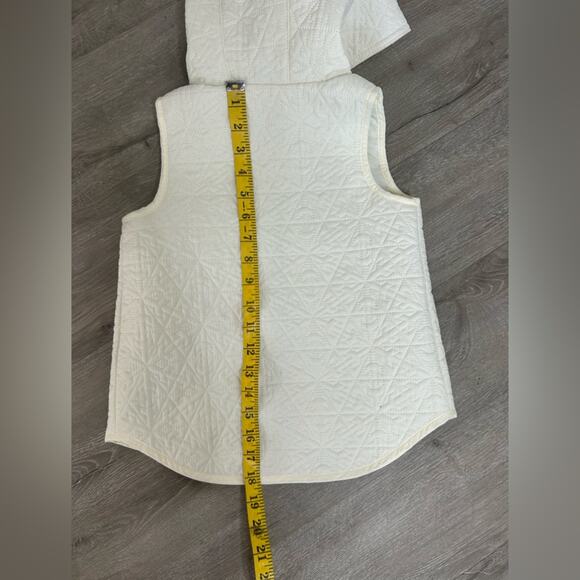 Girls Quilted Off White Vest- Winter - 5/6 - hood- Cynthia Rowley - Picture 4 of 8